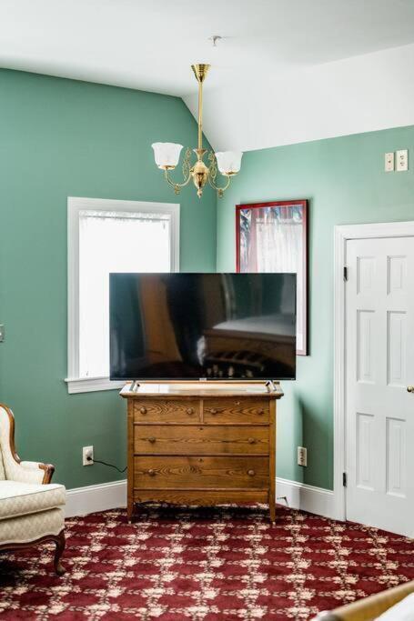 The Long Run - 2 Ca King Sized Beds+ - Sleeps 8-10 Apartment Lynchburg Bagian luar foto
