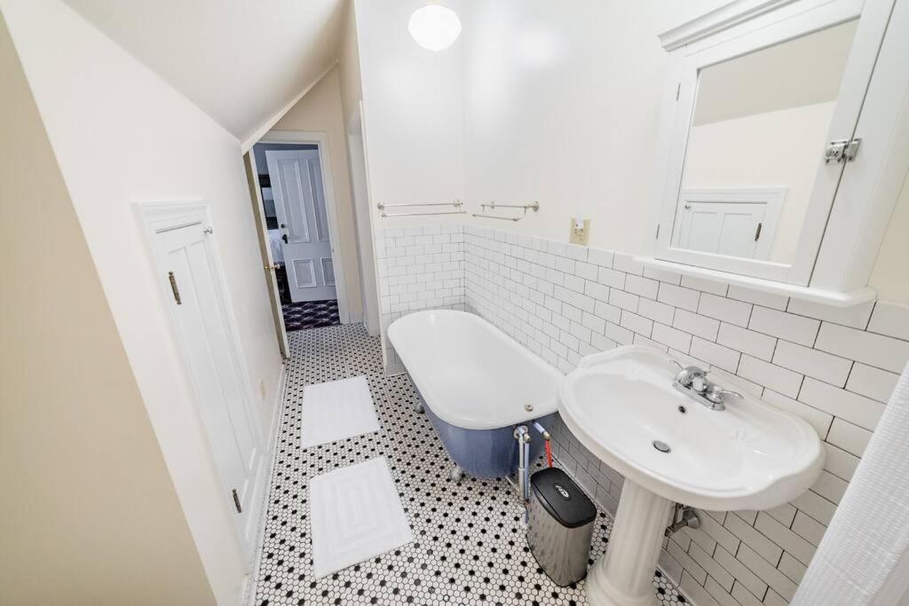 The Long Run - 2 Ca King Sized Beds+ - Sleeps 8-10 Apartment Lynchburg Bagian luar foto