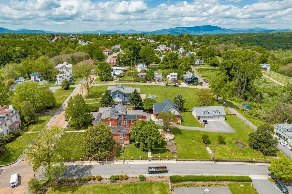 The Long Run - 2 Ca King Sized Beds+ - Sleeps 8-10 Apartment Lynchburg Bagian luar foto