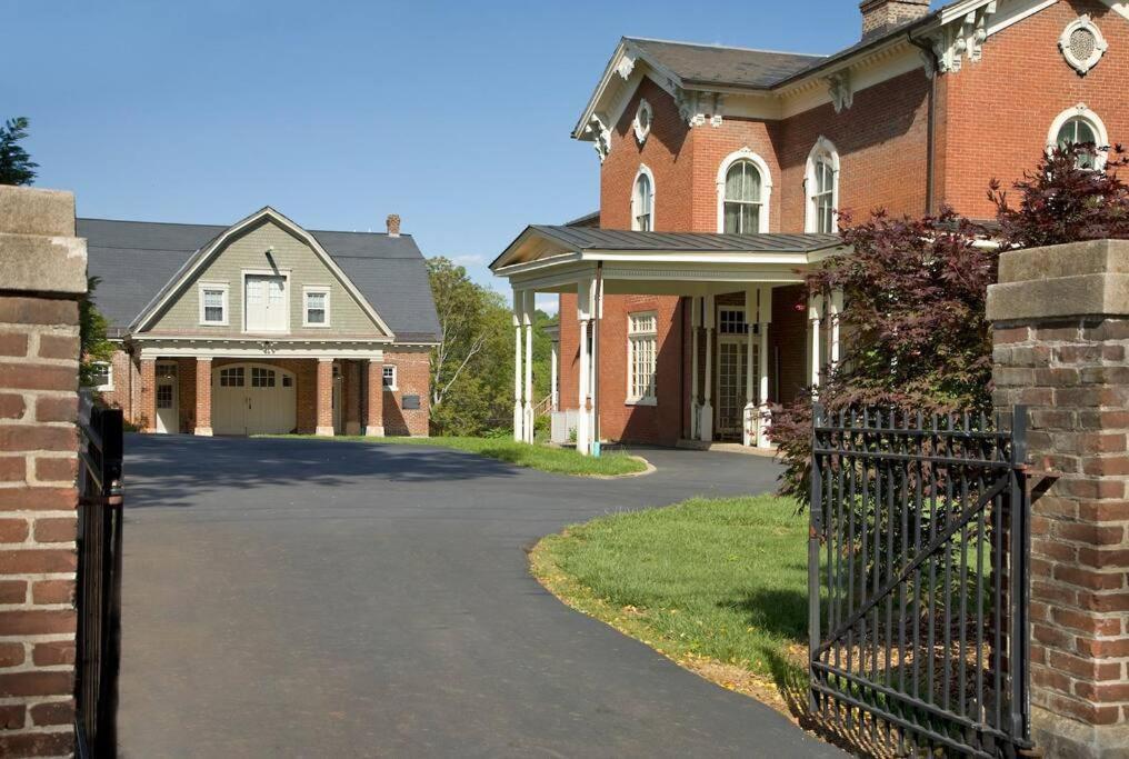 The Long Run - 2 Ca King Sized Beds+ - Sleeps 8-10 Apartment Lynchburg Bagian luar foto